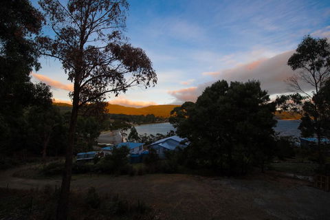 Adventure Bay Beach House - Australian Directory 2