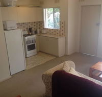 Affordable comfortable Inglewood apartmentPool - Australian Directory