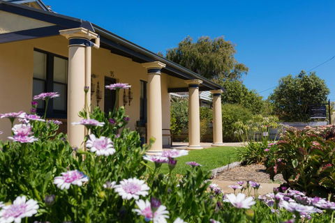 Agnes Cottage Bed & Breakfast - Australian Directory 0