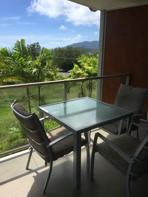 Airlie Central Apartments - Australian Directory 1