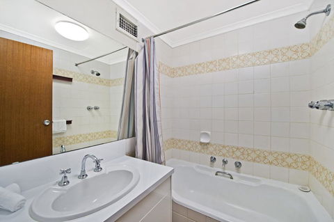 Akuna 14, 6 Joffre Street, - Australian Directory 3