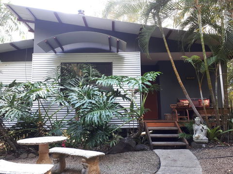 Alaya Escape - Australian Directory 2