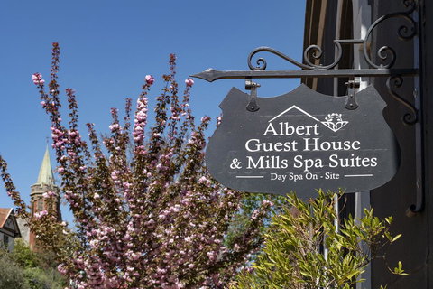 Albert Guest House And Mills Spa Suites - Australian Directory 1