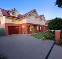 Albury Suites - Schubach Street - Australian Directory