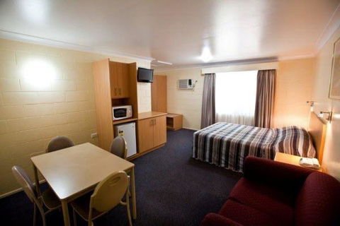 All Seasons Motor Lodge - Australian Directory 3