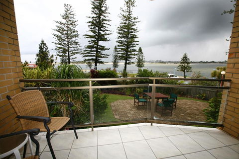 Allamanda U2, - Awesome Location - - Australian Directory 2