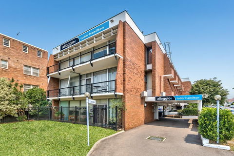 Alloggio Tudor Hamilton - Australian Directory 0