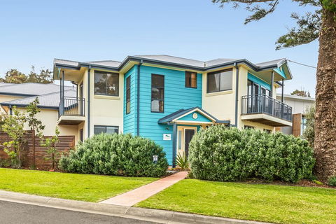 Allure - On Seven Mile Beach Gerroa - Australian Directory 1