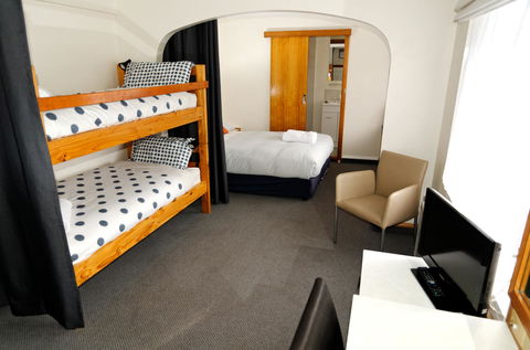 Alpenhorn Lodge - Australian Directory 2