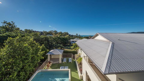 Alpha 8 On Waterson - Airlie Beach - Australian Directory 3