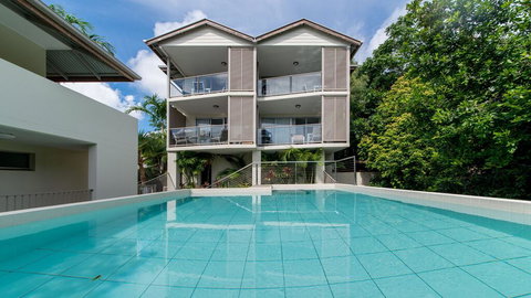 Alpha 8 On Waterson - Airlie Beach - Australian Directory 0