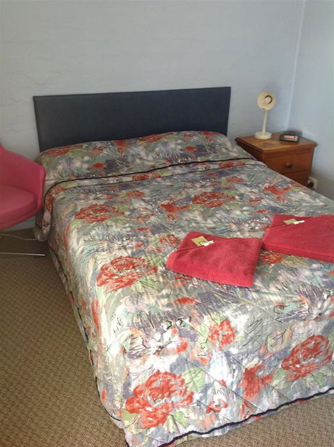 Altona Motel - Australian Directory 3