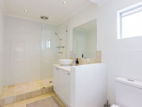 Amalfi Beach House - Australian Directory 3