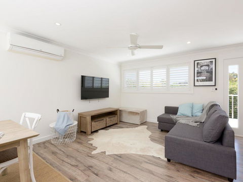 Amalfi Beach House - Australian Directory 2
