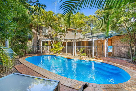 Amaroo - Rainbow Shores Room For Everyone And Walk To Beach - Australian Directory 0