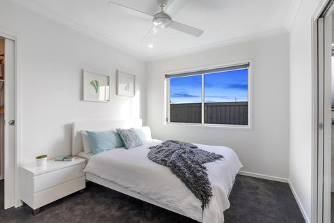 Amber House - Australian Directory 0