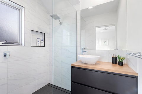Amber House - Australian Directory 2