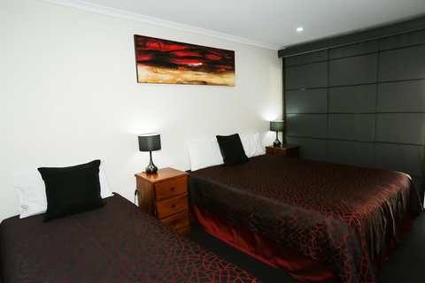 Amber Lodge Motel - Australian Directory 2