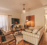 Ambrose On Byng - Central Location w/ 2 Bathroom - Australian Directory