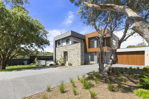ANCHORAGE - MOUNT MARTHA - Australian Directory 2