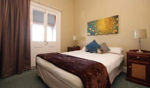 Anchorage Seafront Hotel - Australian Directory 2