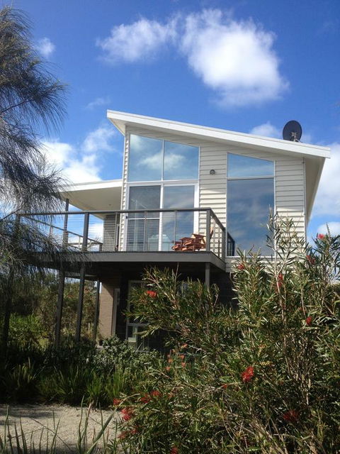 Anchors Beach House - Australian Directory 3
