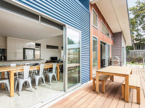 ANGLE BY THE SEA - Anglesea - Australian Directory 2