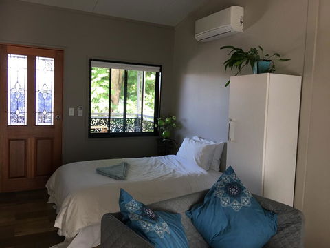 Annerley-granny Flat,private, New, Convenience - Australian Directory 0
