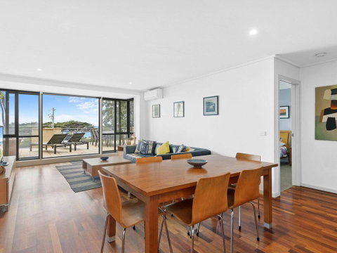 APARTMENT 10 PACIFIC APARTMENTS - FREE WIFI! - Australian Directory 1