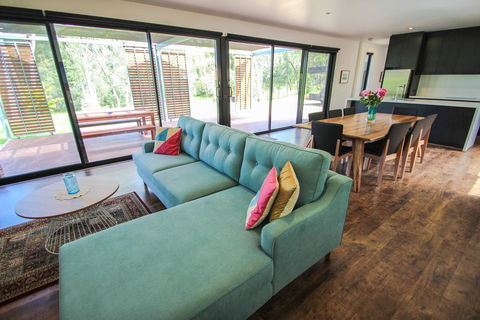 Apex House - Australian Directory 2