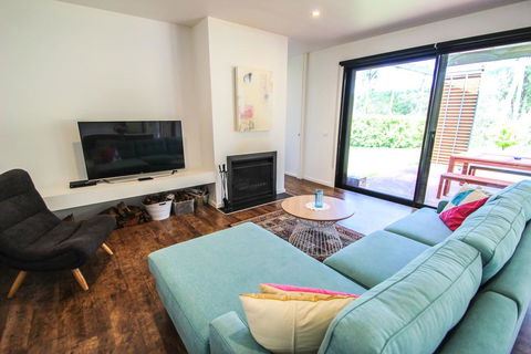 Apex House - Australian Directory 3