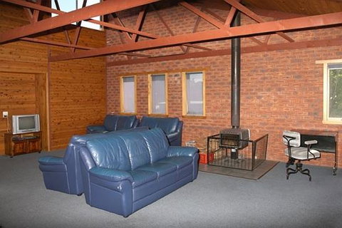 Apollo Bay Backpackers Lodge - Australian Directory 1