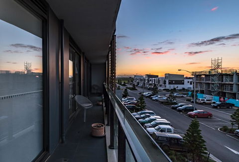 Apt 221 Marinaquays - Australian Directory 1