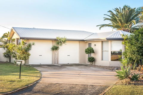 Apurla Hervey Bay - Located At The Point - Australian Directory 2