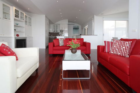 Aqua Luna - Australian Directory 0