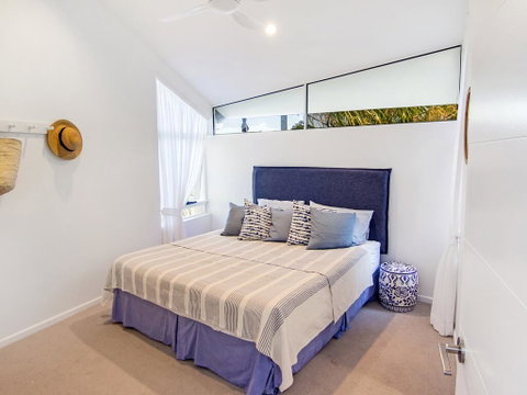 Aqua Promenade Beachfront Holiday Apartments - Australian Directory 3