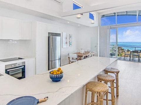 Aqua Promenade Beachfront Holiday Apartments - Australian Directory 1