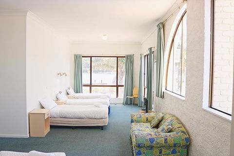 Aquarius Merimbula - Australian Directory 3