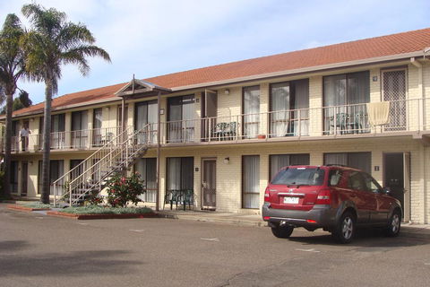 Aquarius Resort - Australian Directory 1