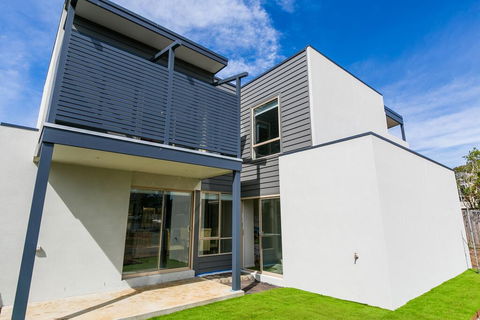 Aquilla Townhouse 6 - Australian Directory 0