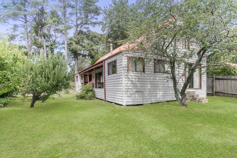 Arcadia Cottage - Australian Directory 2
