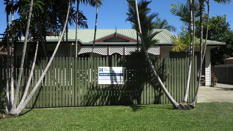 Arcadia Gardens 1/44 McCabe CRescent - Australian Directory 3