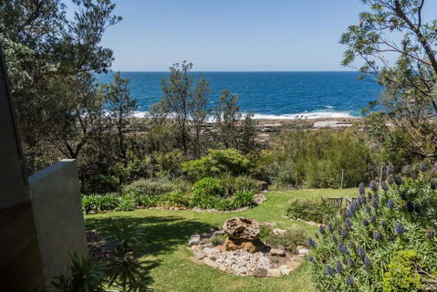 ARGYLL MOLLYMOOK - Absolute Waterfront - Australian Directory 1