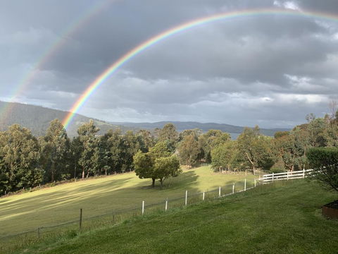 Arjuna Ridge Bed And Breakfast - Australian Directory 2