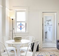 Art Deco Oasis Minutes From the City - Australian Directory