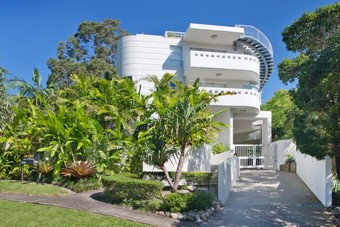 Artis, Noosa Heads - Australian Directory 0