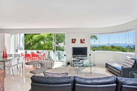 Artis, Noosa Heads - Australian Directory 2
