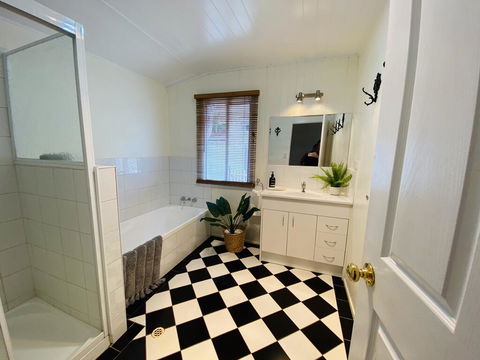 Ashbrooke Cottage - Australian Directory 1