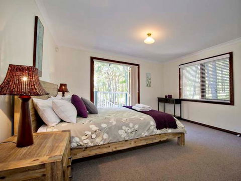 Ashleigh - Australian Directory 0