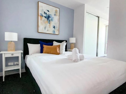 MA4004-1 BR, Lvl 40 Stylish Marco High Rise Home - Australian Directory 1